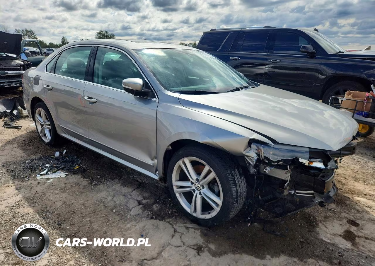 2014 Volkswagen Passat Sel VIN:1VWCS7A38EC098125 - 4