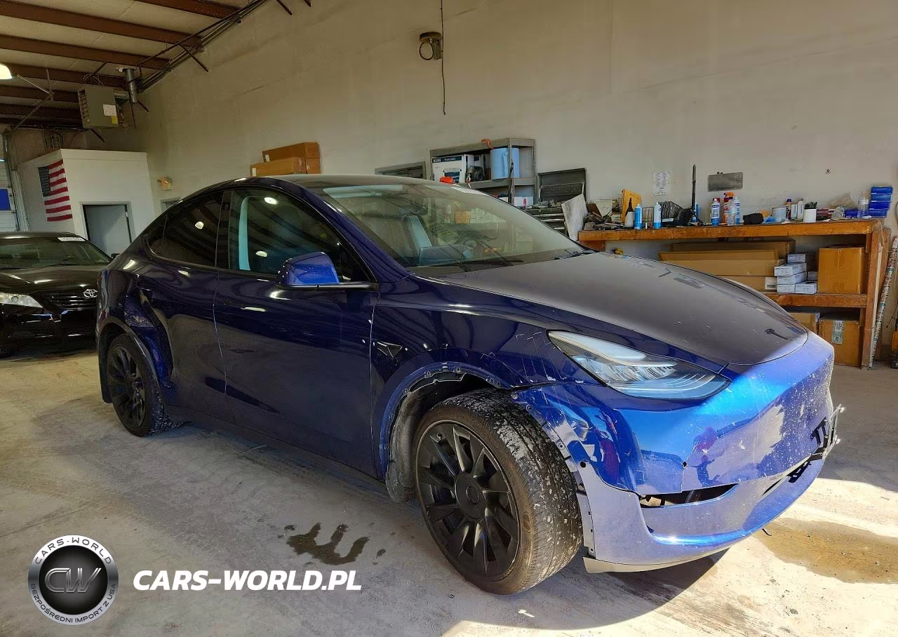 2021 Tesla Model Y VIN:5YJYGAEE9MF141083 - 4