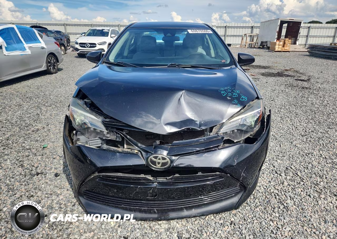2018 Toyota Corolla Le VIN:5YFBURHE1JP767980 - 5