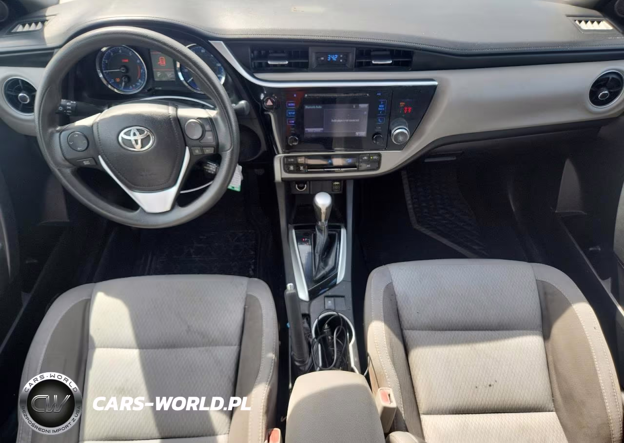 2018 Toyota Corolla Le VIN:5YFBURHE1JP767980 - 8
