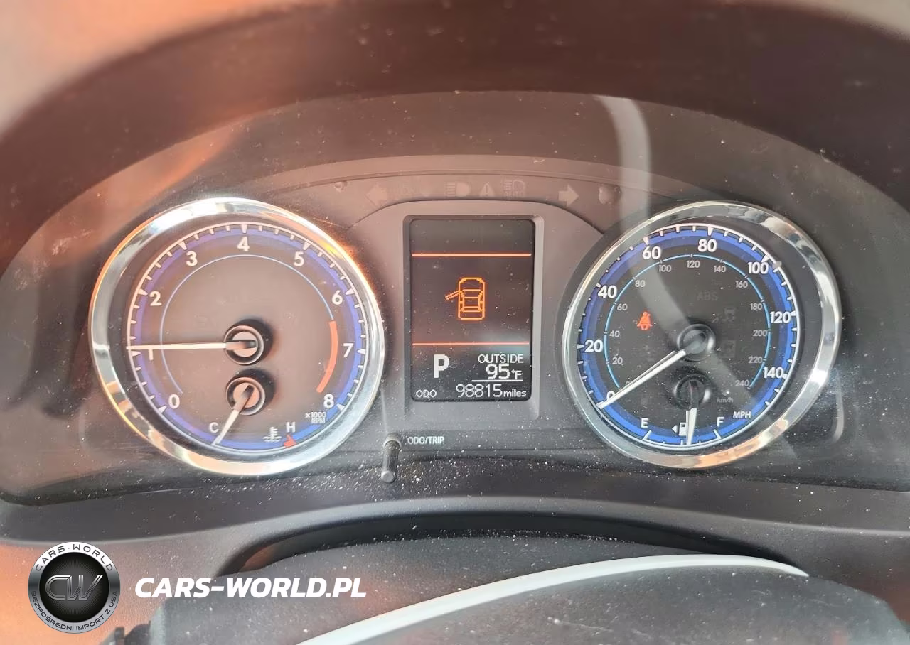 2018 Toyota Corolla Le VIN:5YFBURHE1JP767980 - 9