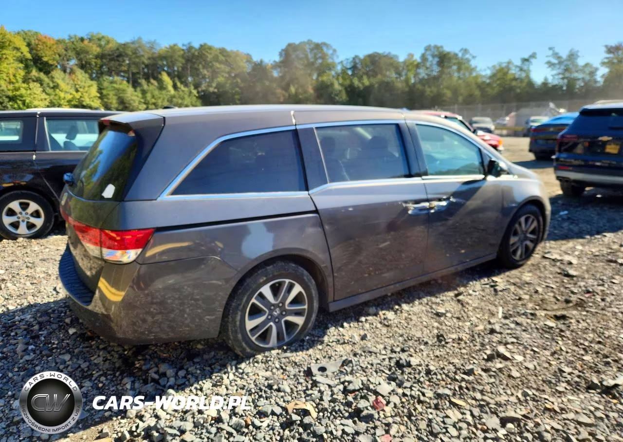 2015 Honda Odyssey Touring VIN:5FNRL5H99FB115446 - 3