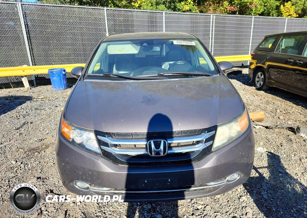 2015 Honda Odyssey Touring VIN:5FNRL5H99FB115446 - 5
