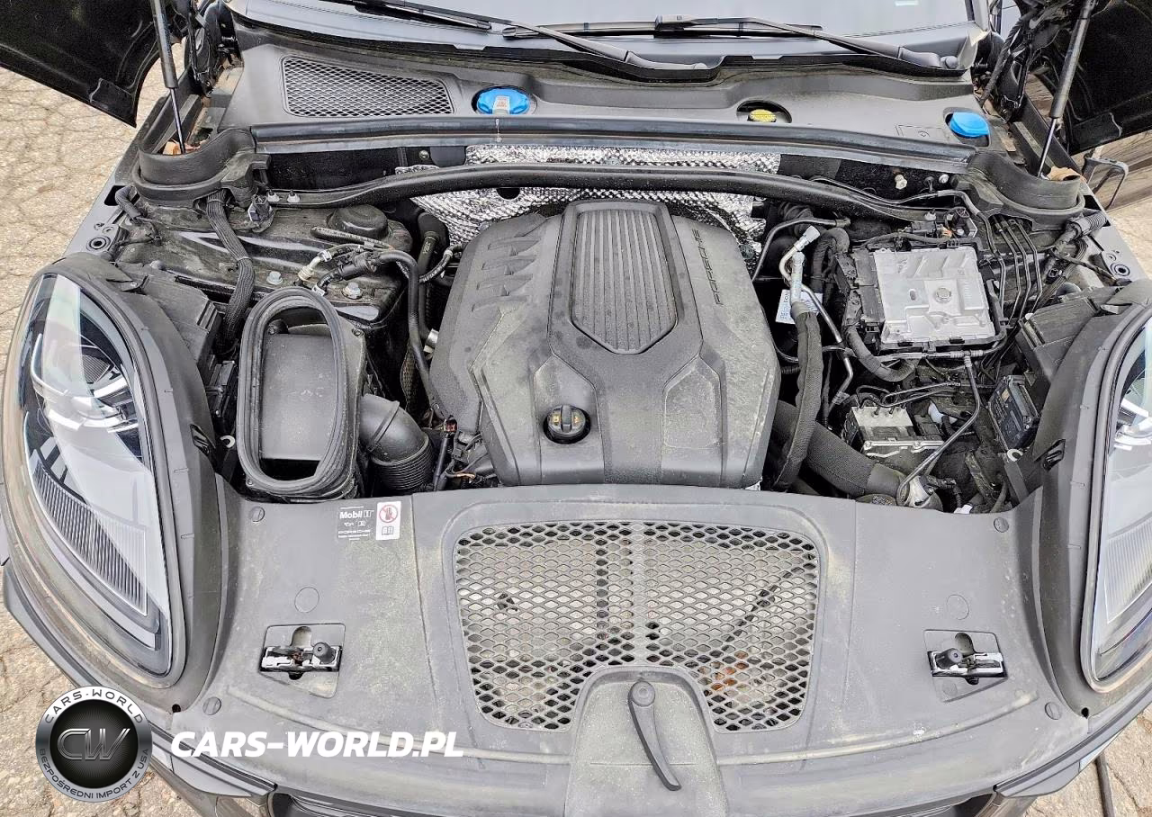 2025 Porsche Macan Base VIN:WP1AA2A57SLB05223 - 11