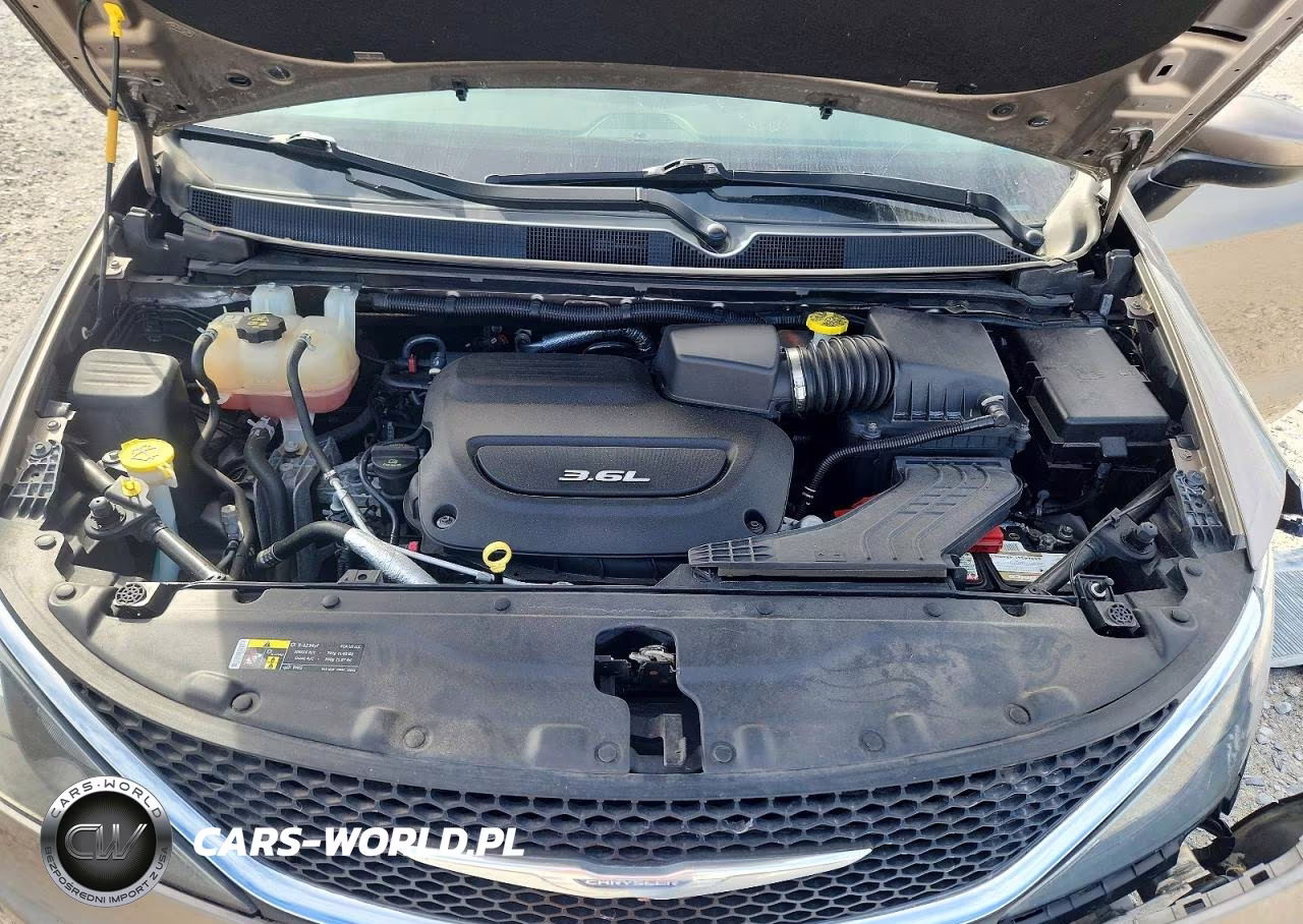 2017 Chrysler Pacifica Touring VIN:2C4RC1DG4HR777004 - 12