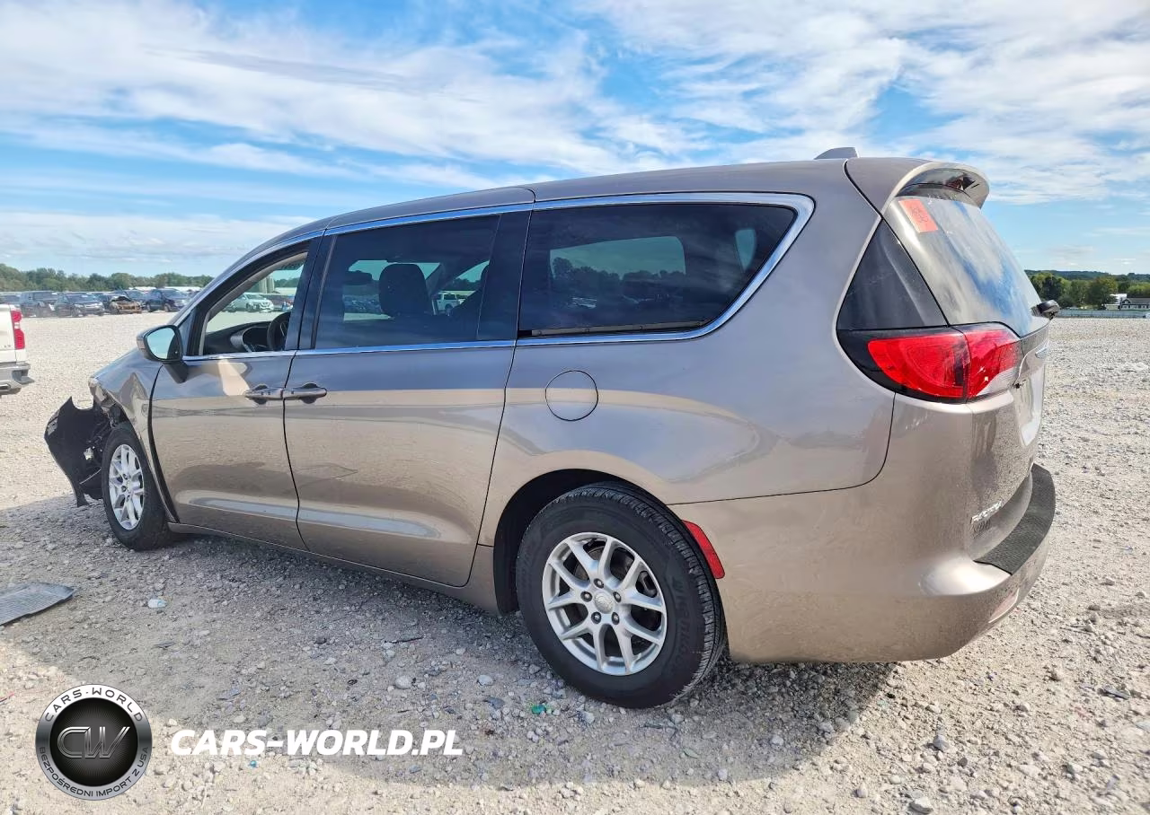 2017 Chrysler Pacifica Touring VIN:2C4RC1DG4HR777004 - 2