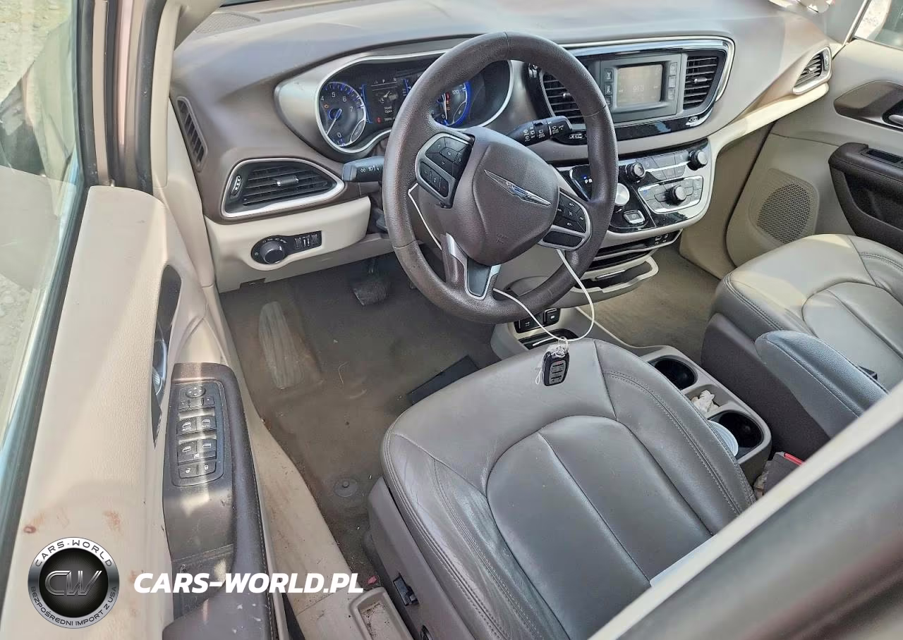2017 Chrysler Pacifica Touring VIN:2C4RC1DG4HR777004 - 8