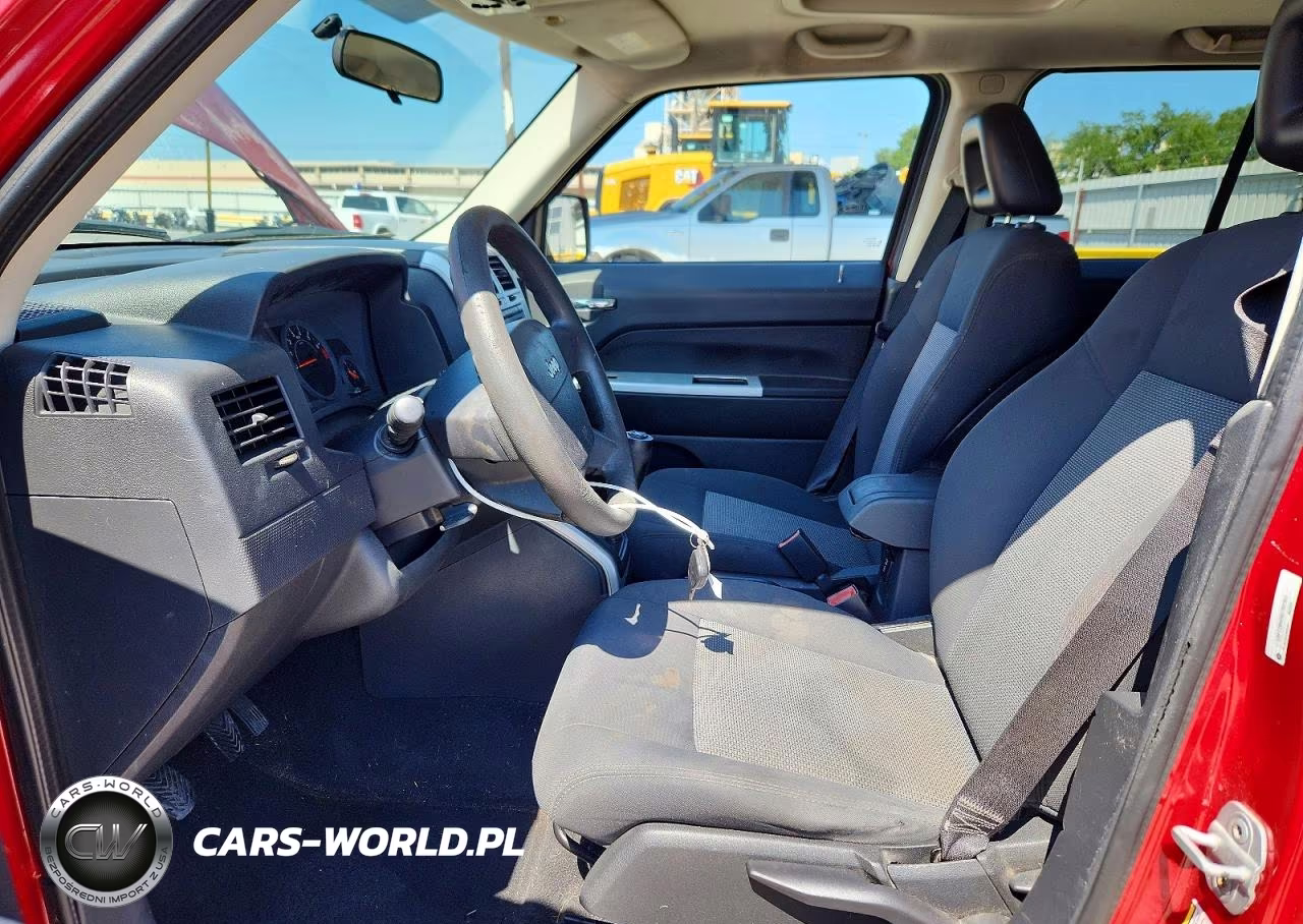 2008 Jeep Patriot Sport VIN:1J8FT28W28D762393 - 7