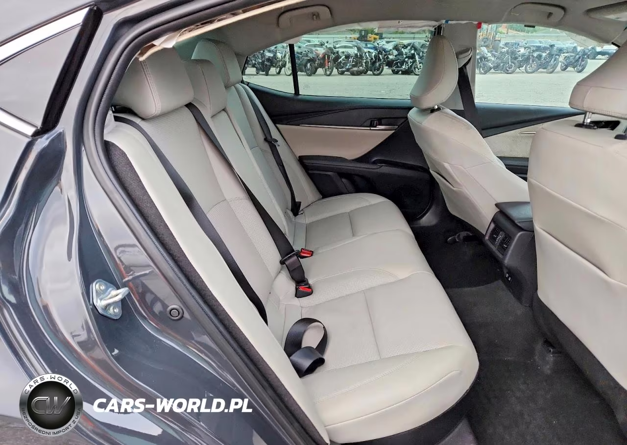 2026 Toyota Camry Xle VIN:4T1DAACK3TU707720 - 10