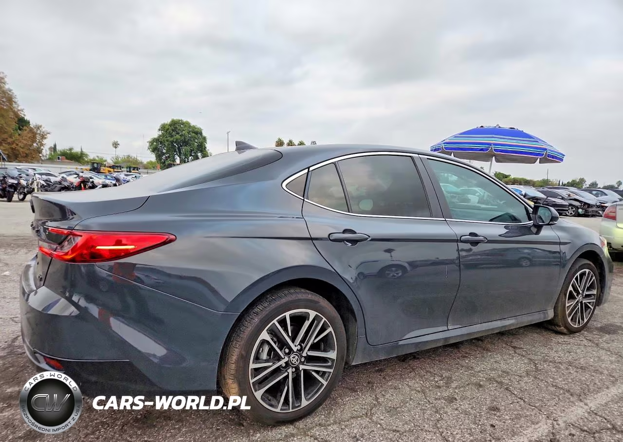 2026 Toyota Camry Xle VIN:4T1DAACK3TU707720 - 3