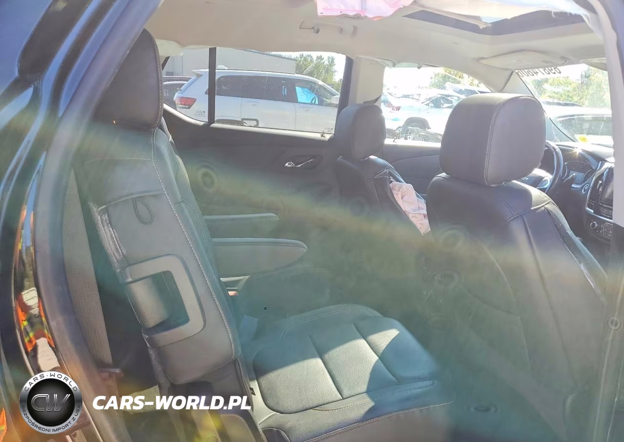2021 Chevrolet Traverse Premier VIN:1GNEVKKW4MJ138815 - 11