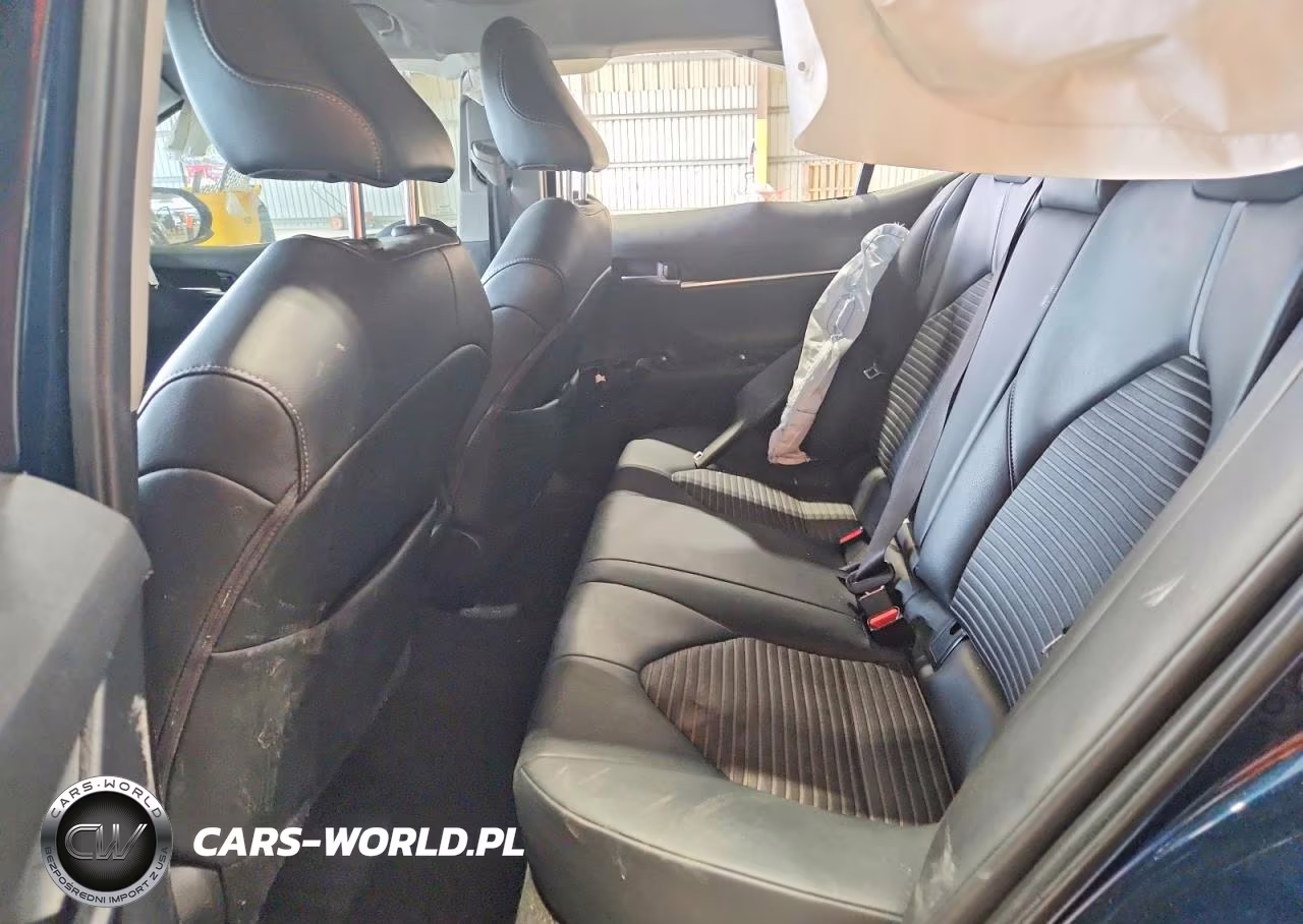 2020 Toyota Camry Se VIN:4T1G11AK6LU330221 - 10