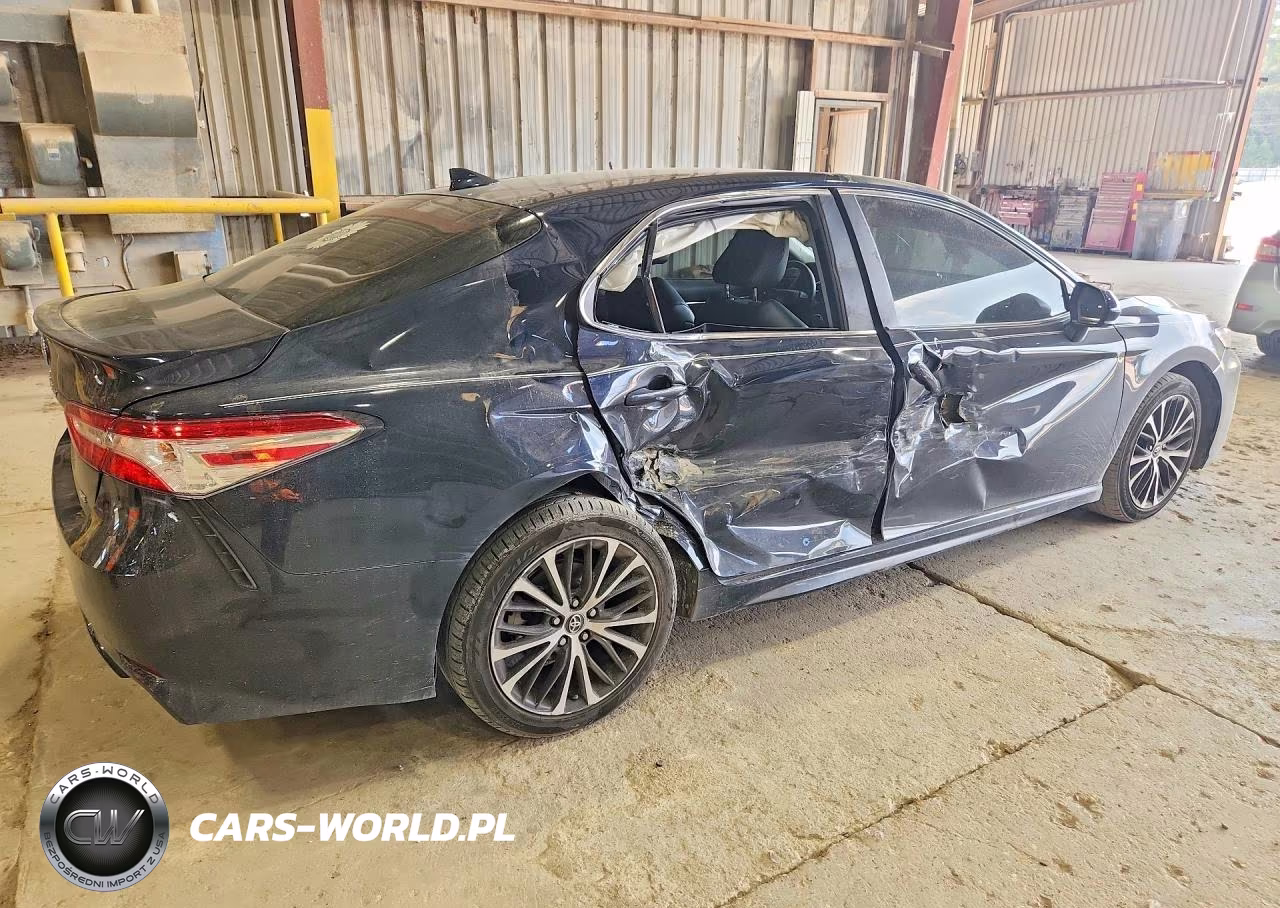 2020 Toyota Camry Se VIN:4T1G11AK6LU330221 - 3