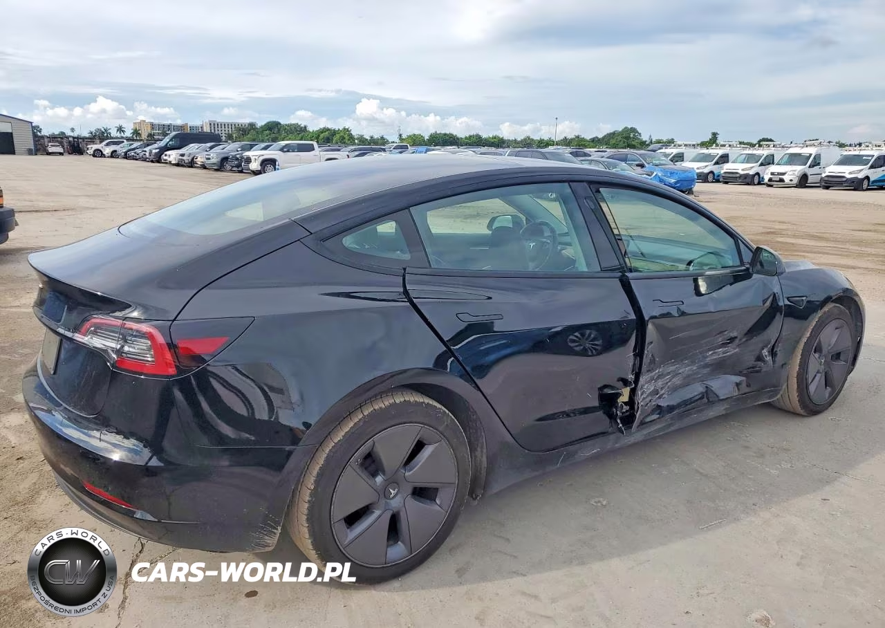 2023 Tesla Model 3 VIN:5YJ3E1EAXPF453673 - 3