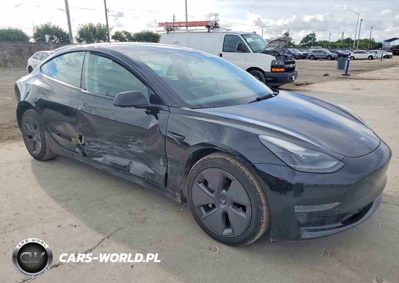 2023 Tesla Model 3 VIN:5YJ3E1EAXPF453673 - 4