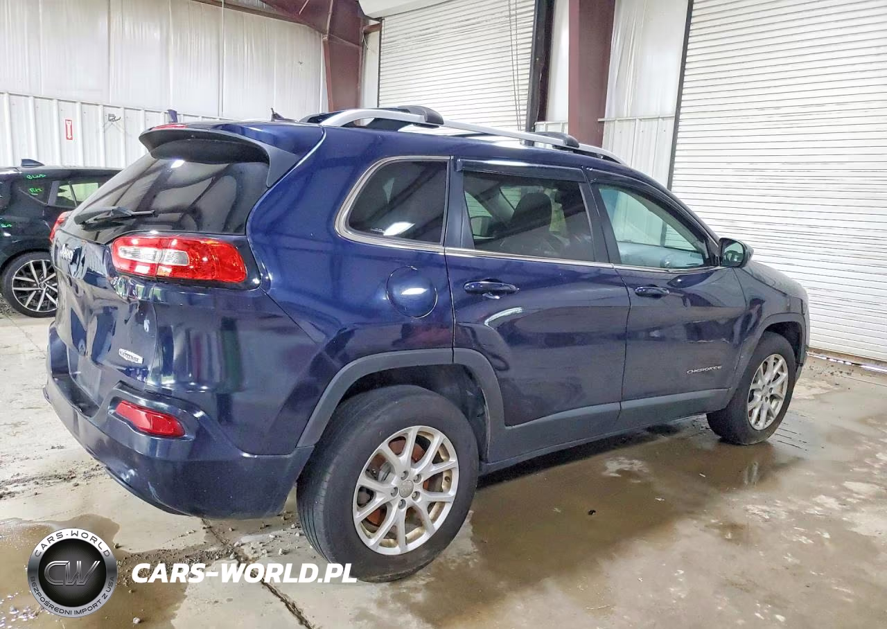 2015 Jeep Cherokee Latitude VIN:1C4PJMCS9FW538573 - 3