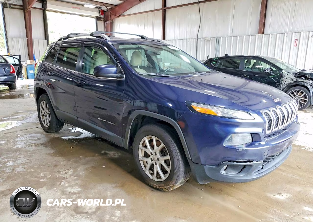 2015 Jeep Cherokee Latitude VIN:1C4PJMCS9FW538573 - 4