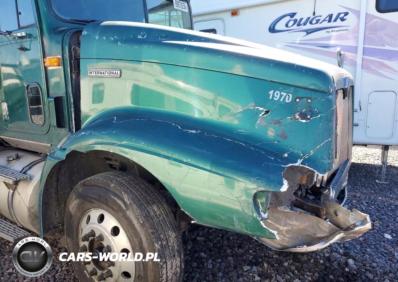 1999 International 9400 Semi Truck VIN:2HSFHAMR3XC078414 - 14