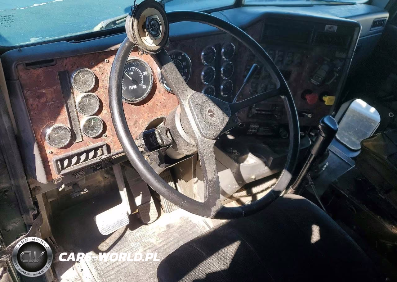 1999 International 9400 Semi Truck VIN:2HSFHAMR3XC078414 - 8