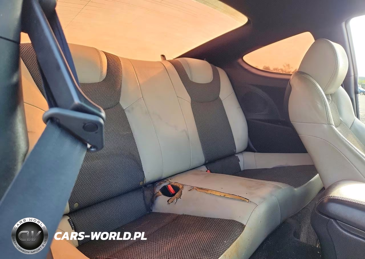 2013 Hyundai Genesis Coupe 2.0T Premium VIN:KMHHT6KD8DU111757 - 10