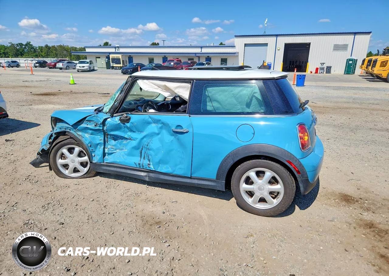 2010 Mini Cooper VIN:WMWMF3C52ATU79138 - 2