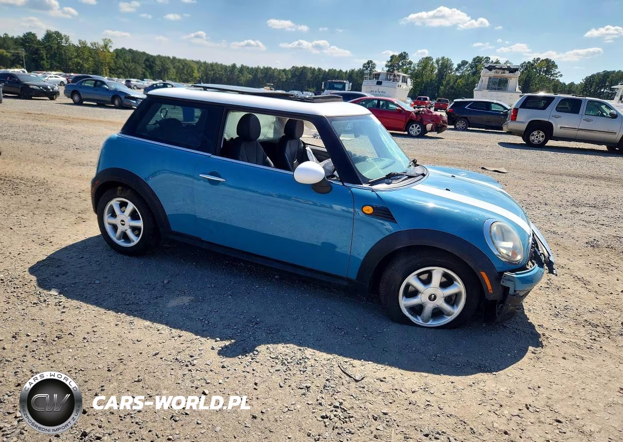 2010 Mini Cooper VIN:WMWMF3C52ATU79138 - 4