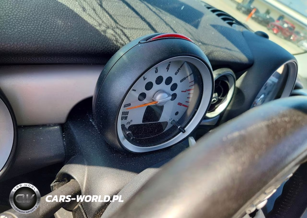 2010 Mini Cooper VIN:WMWMF3C52ATU79138 - 9