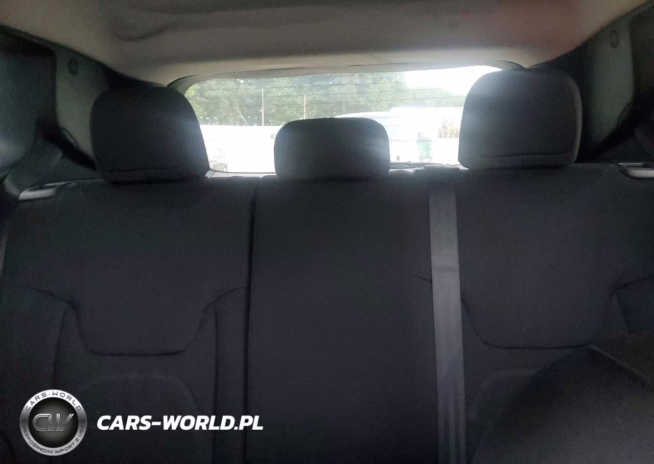 2018 Jeep Renegade Latitude VIN:ZACCJABBXJPG65434 - 10