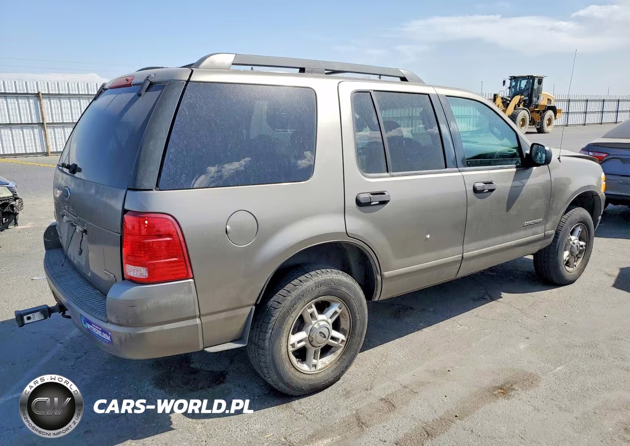 2005 Ford Explorer Xlt VIN:1FMZU73E55ZA18052 - 3