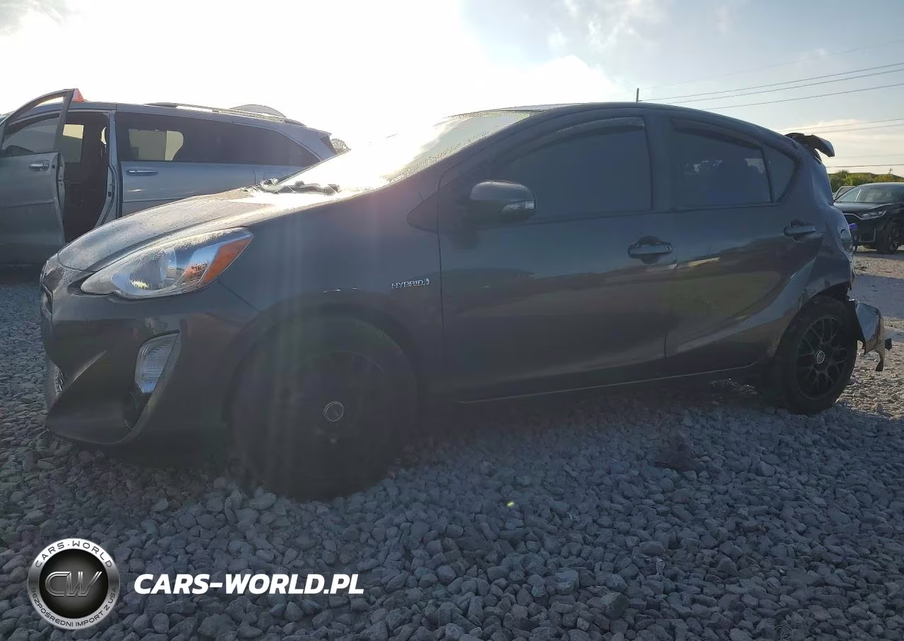 2015 Toyota Prius C One