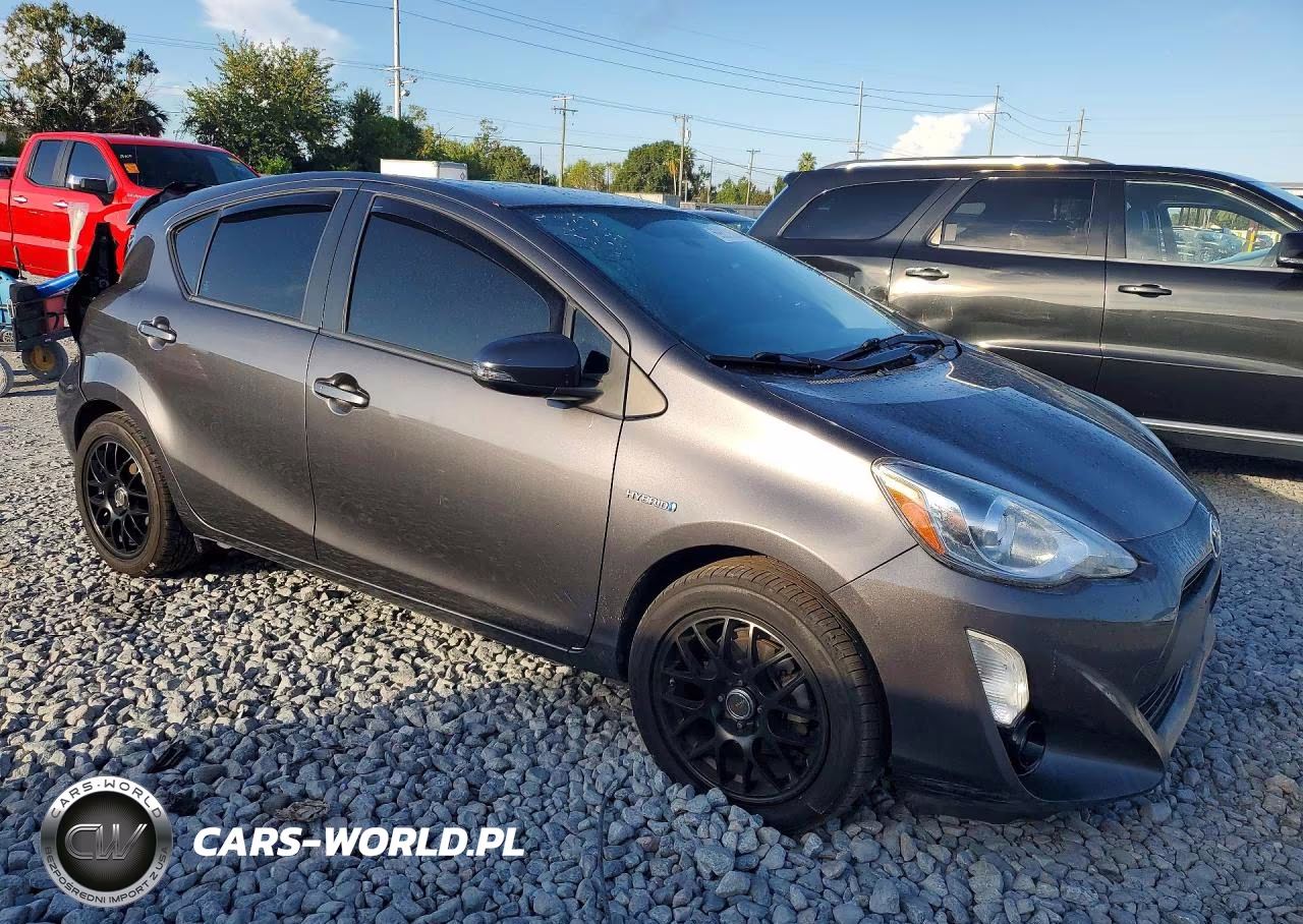 2015 Toyota Prius C One VIN:JTDKDTB39F1102616 - 4