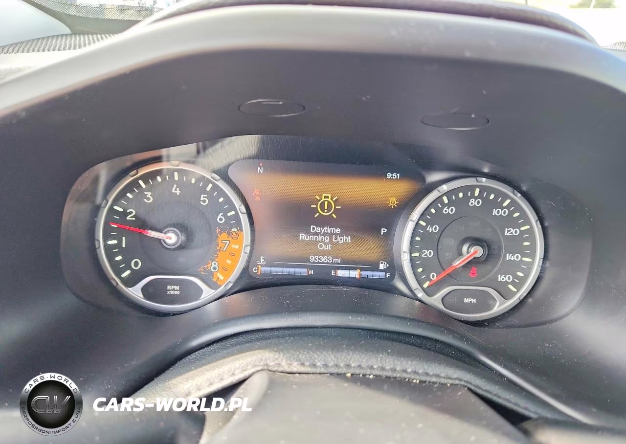 2016 Jeep Renegade Limited VIN:ZACCJBDTXGPD25785 - 9