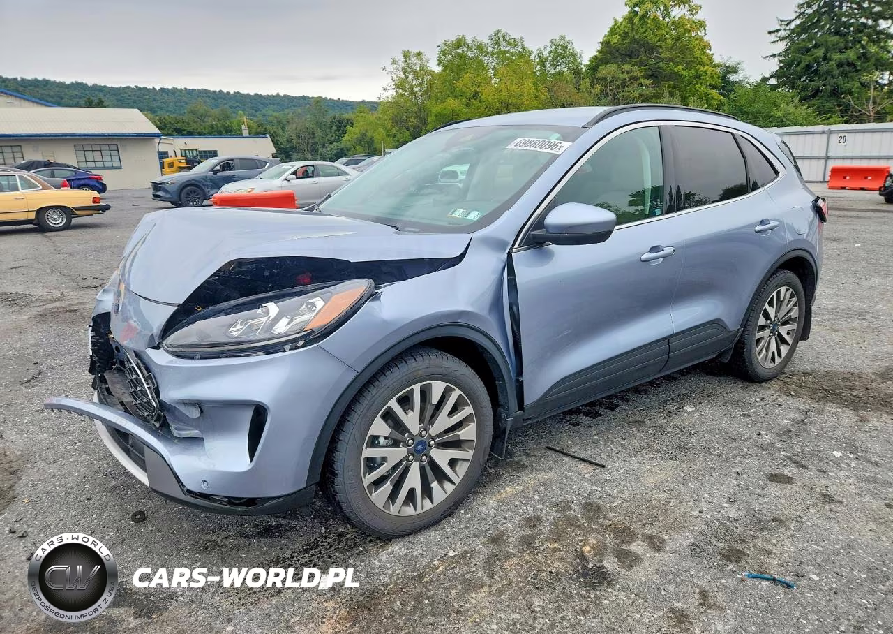 2022 Ford Escape Titanium