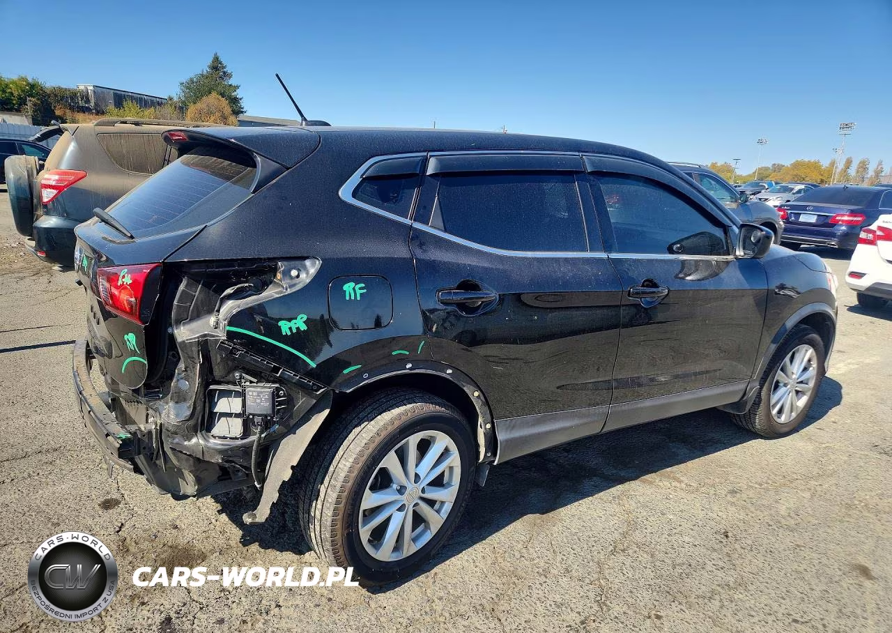 2018 Nissan Rogue Sport S VIN:JN1BJ1CP1JW190445 - 3
