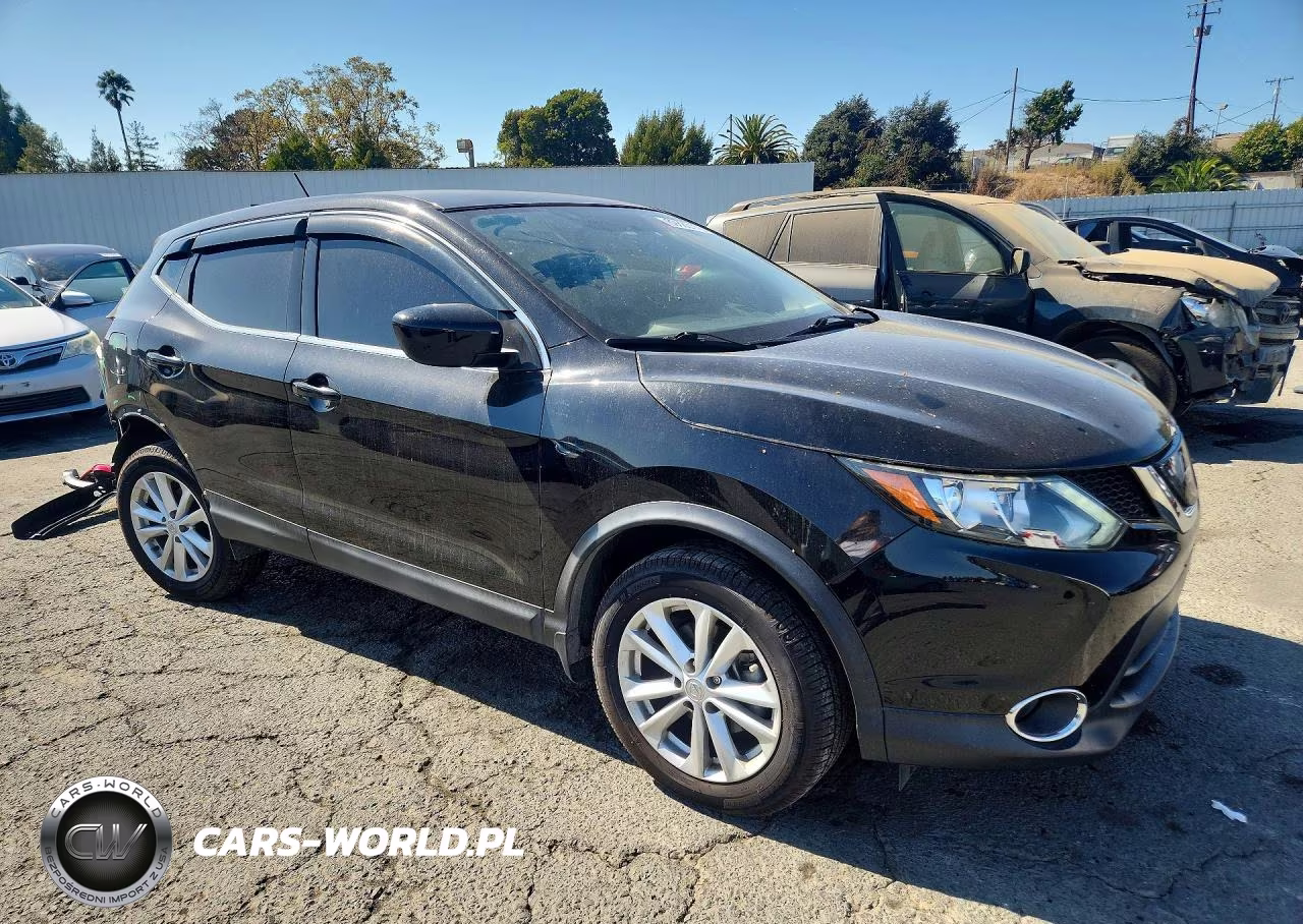 2018 Nissan Rogue Sport S VIN:JN1BJ1CP1JW190445 - 4