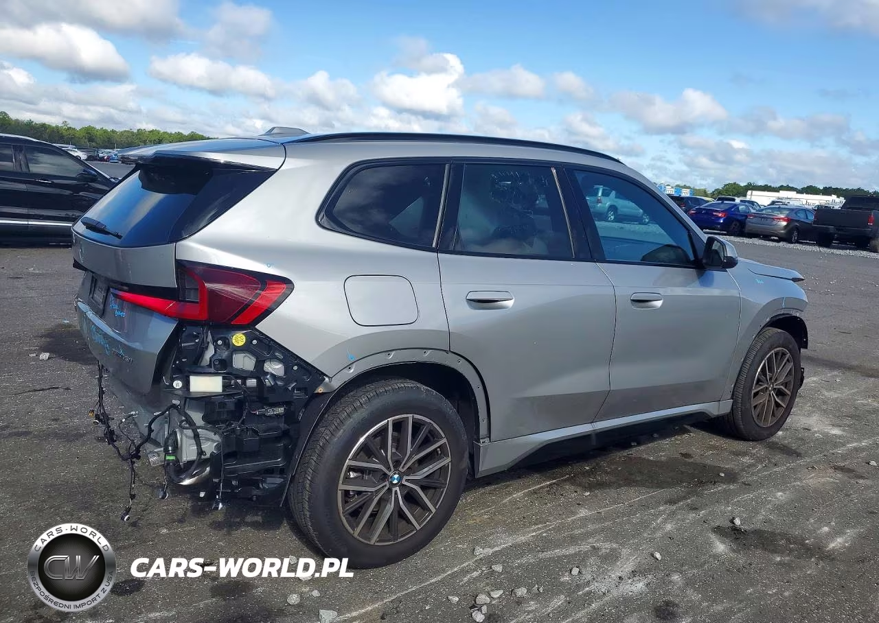 2026 BMW X1 xDrive28I VIN:WBX73EF00T5499757 - 3
