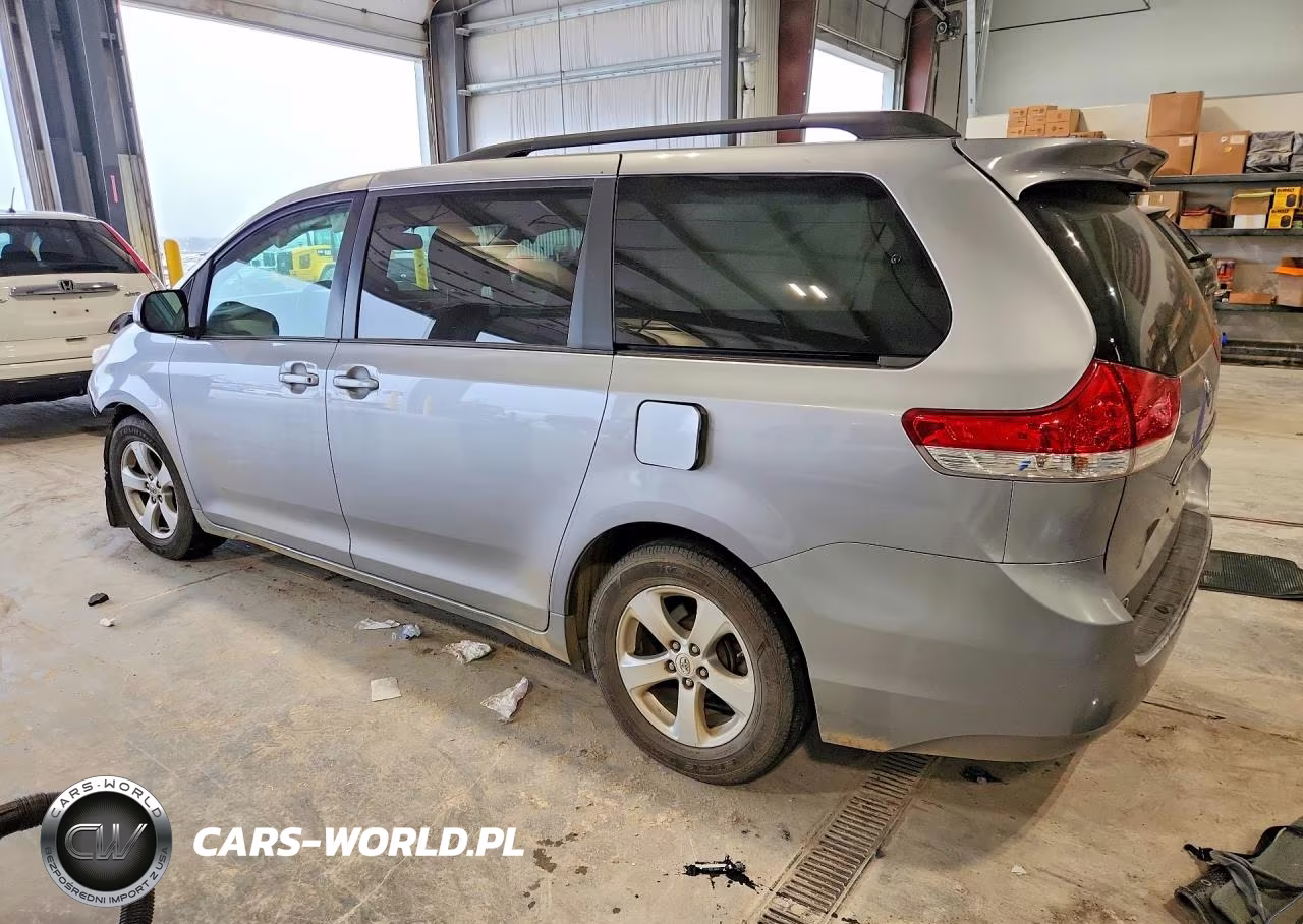 2011 Toyota Sienna Le VIN:5TDKK3DC7BS023333 - 2