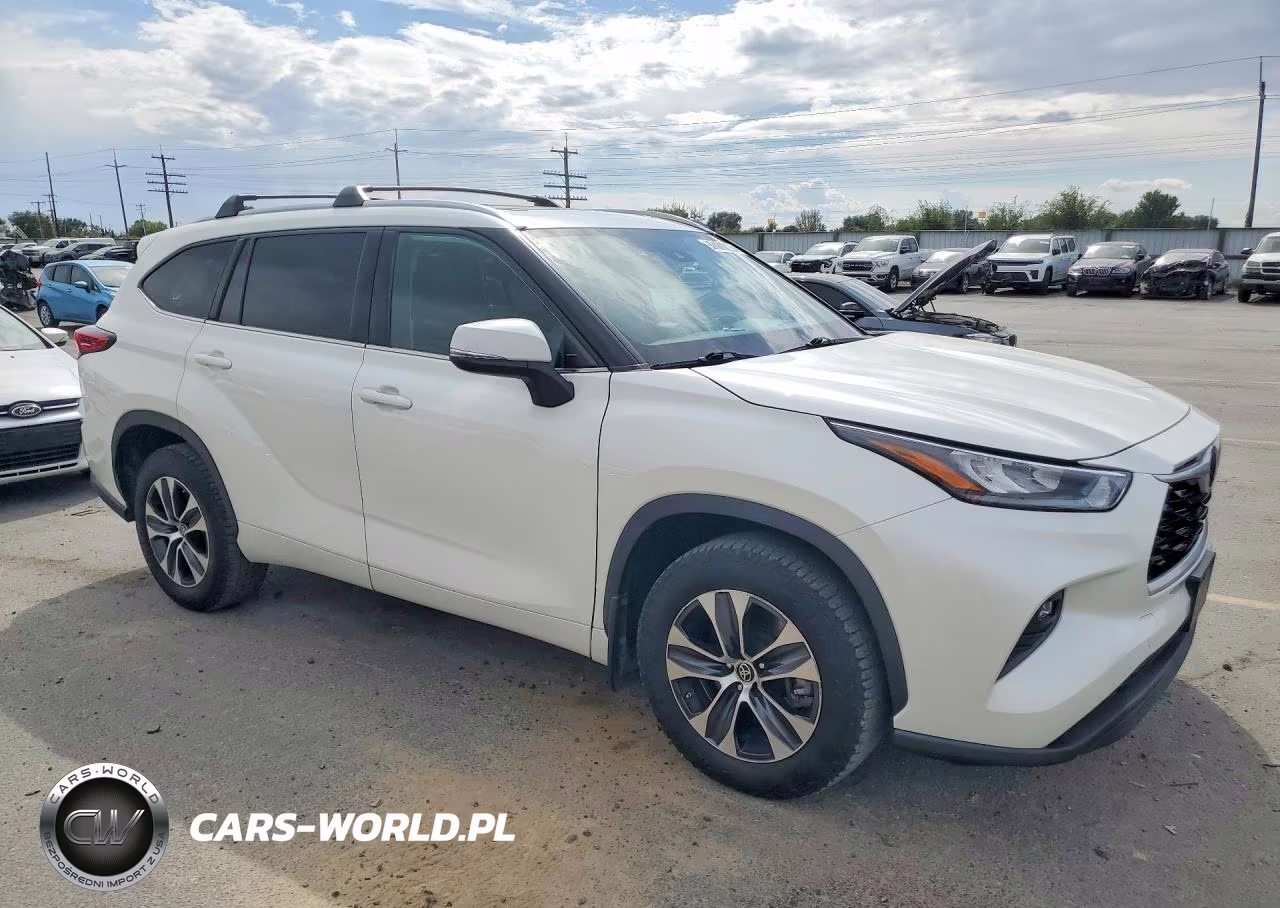 2020 TOYOTA HIGHLANDER XLE VIN:5TDHZRBH8LS519802 - 4