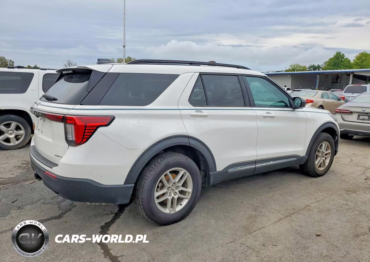 2025 Ford Explorer Active VIN:1FMUK8DH6SGC40282 - 3