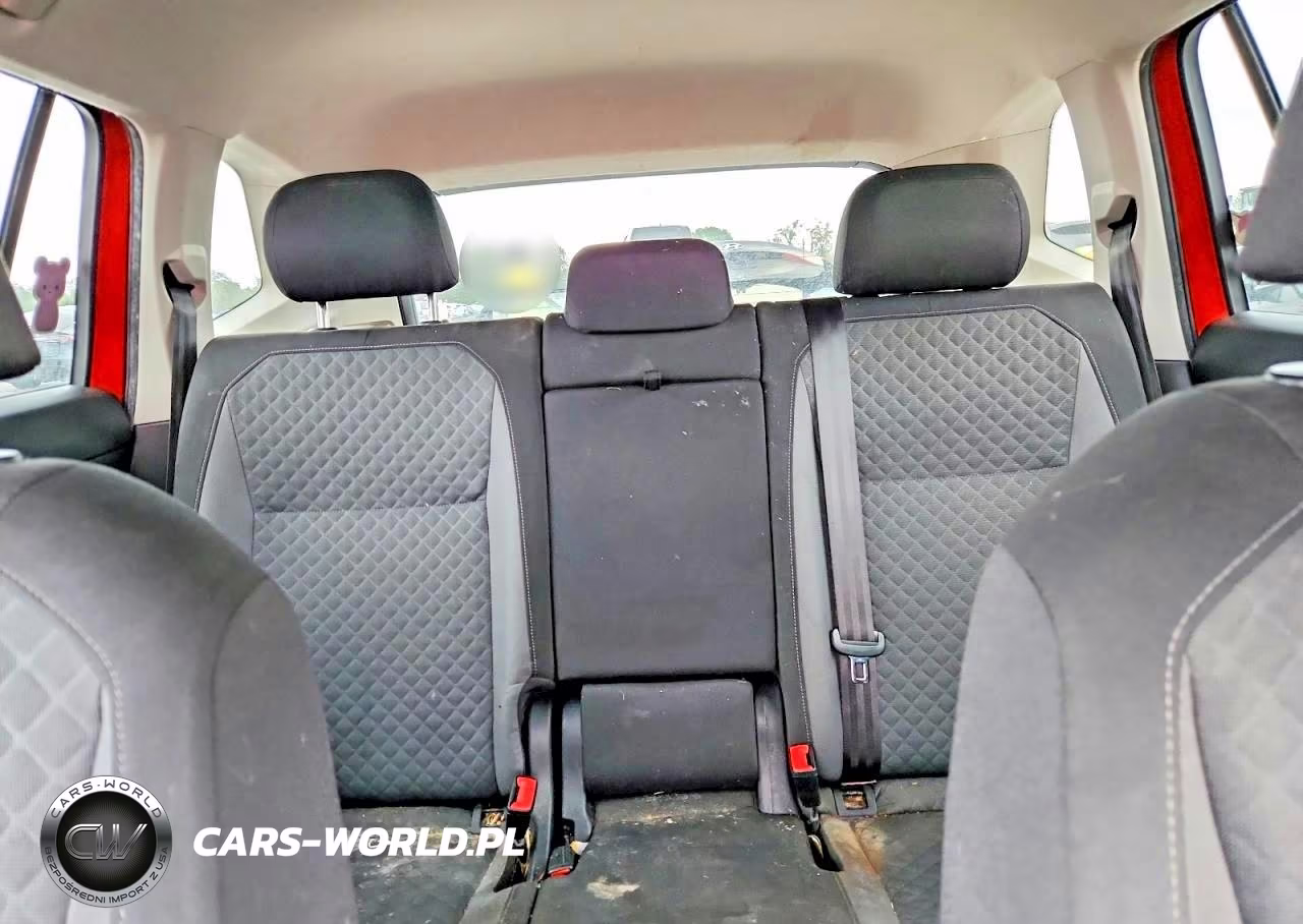 2018 Volkswagen Tiguan S VIN:3VV0B7AX5JM132122 - 10