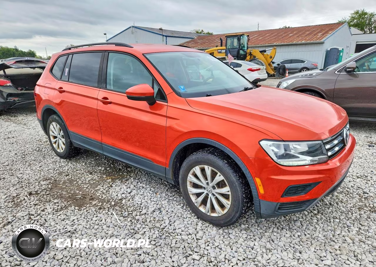 2018 Volkswagen Tiguan S VIN:3VV0B7AX5JM132122 - 4