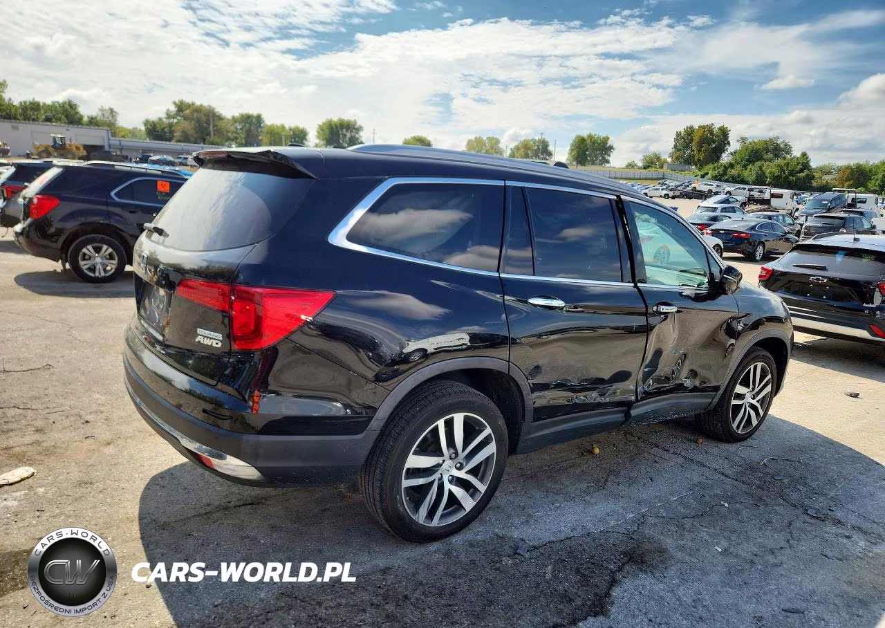2017 Honda Pilot Touring VIN:5FNYF6H95HB022385 - 3
