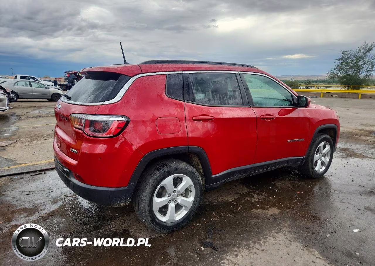 2018 Jeep Compass Latitude VIN:3C4NJDBB1JT262185 - 3