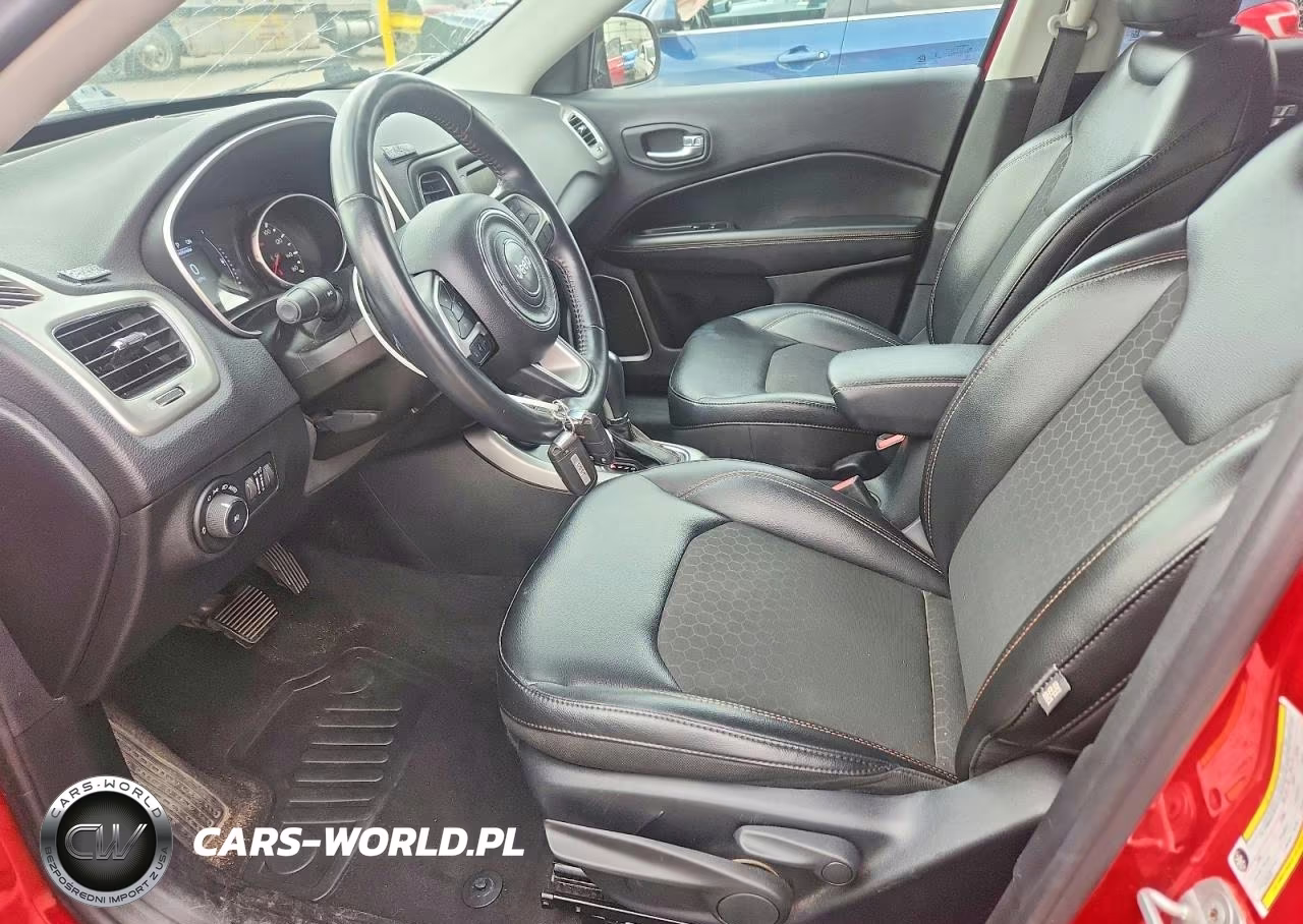 2018 Jeep Compass Latitude VIN:3C4NJDBB1JT262185 - 7