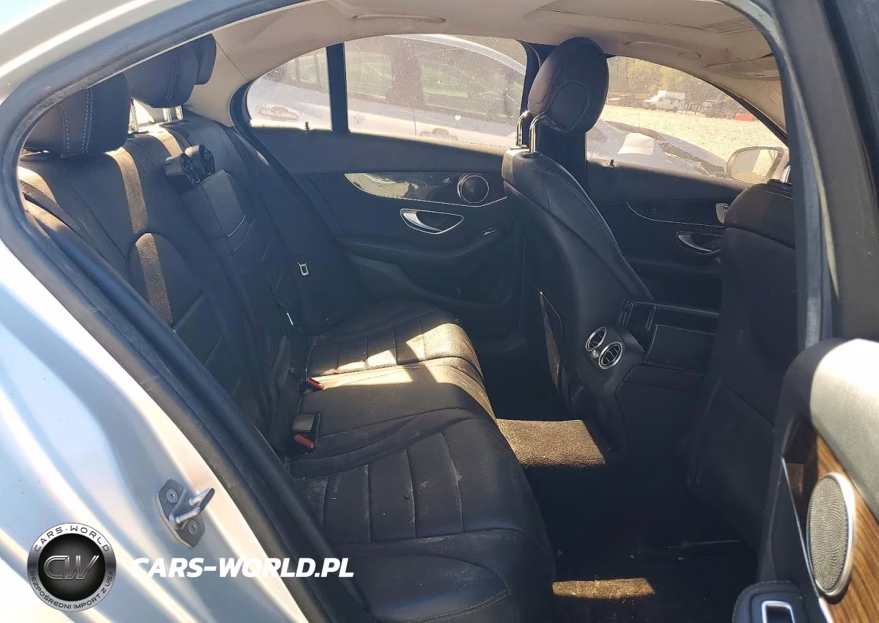 2018 Mercedes-Benz C 300 4Matic VIN:55SWF4KB6JU241870 - 10
