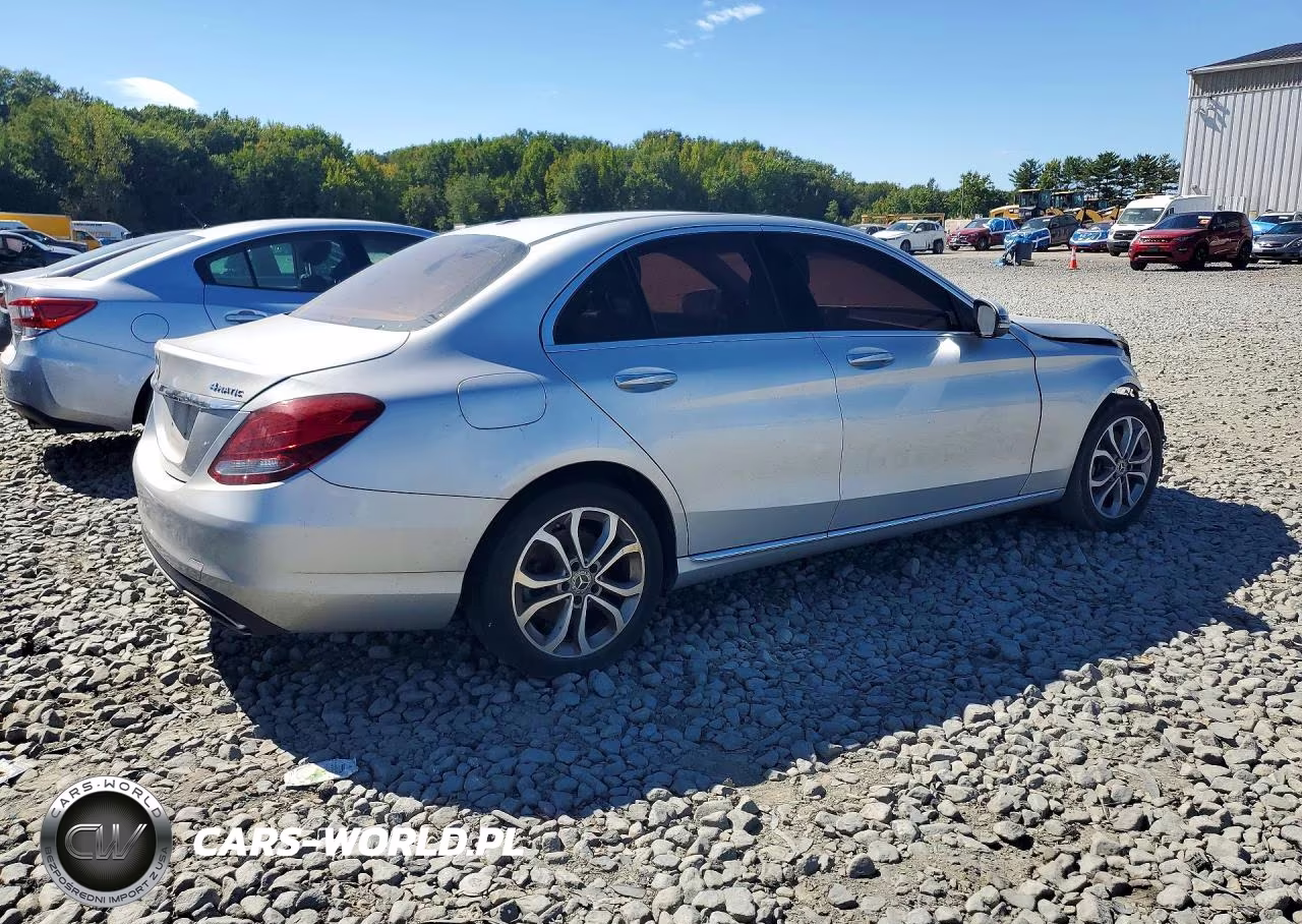 2018 Mercedes-Benz C 300 4Matic VIN:55SWF4KB6JU241870 - 3