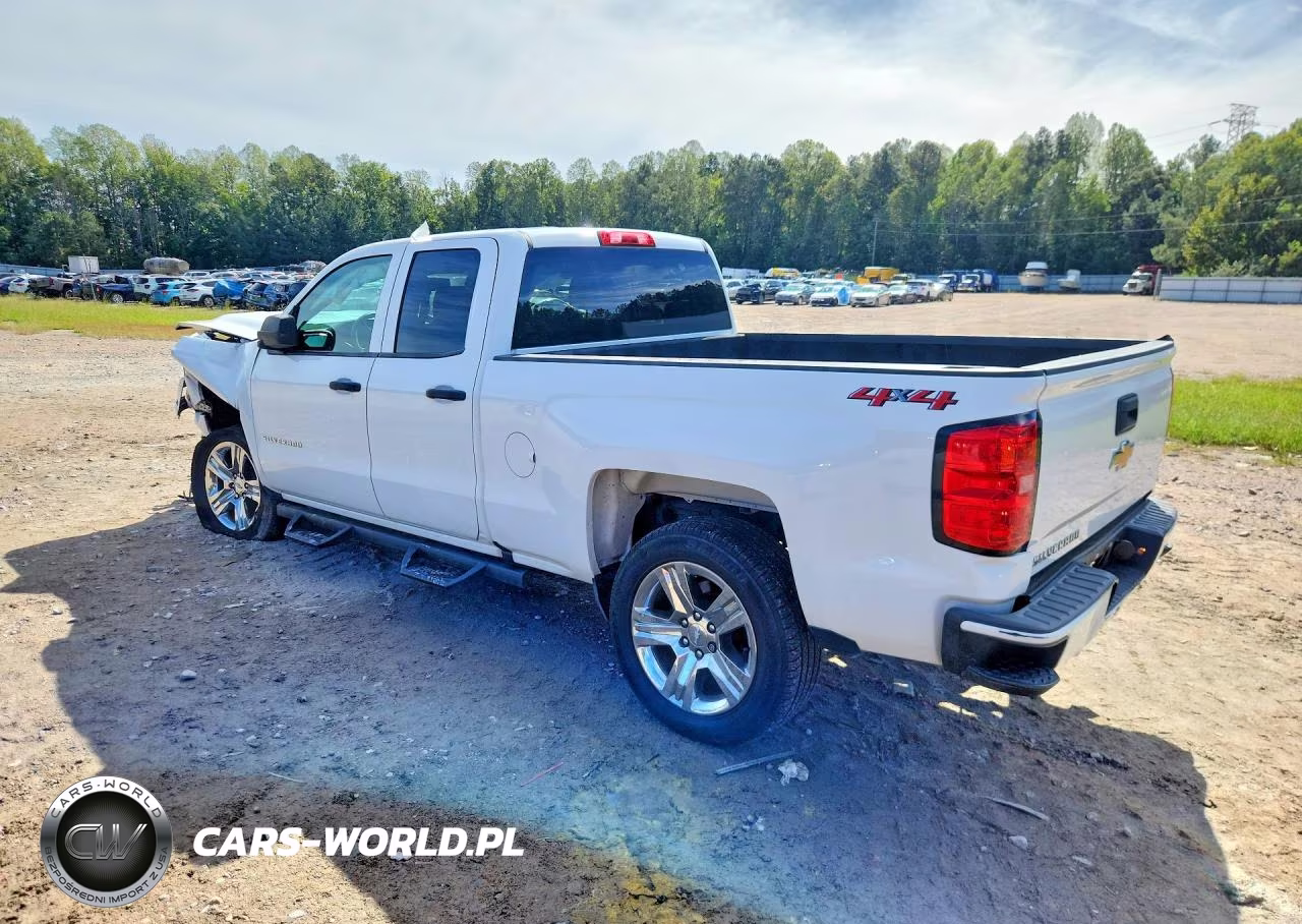 2018 Chevrolet Silverado K1500 Custom VIN:1GCVKPEH9JZ352675 - 2