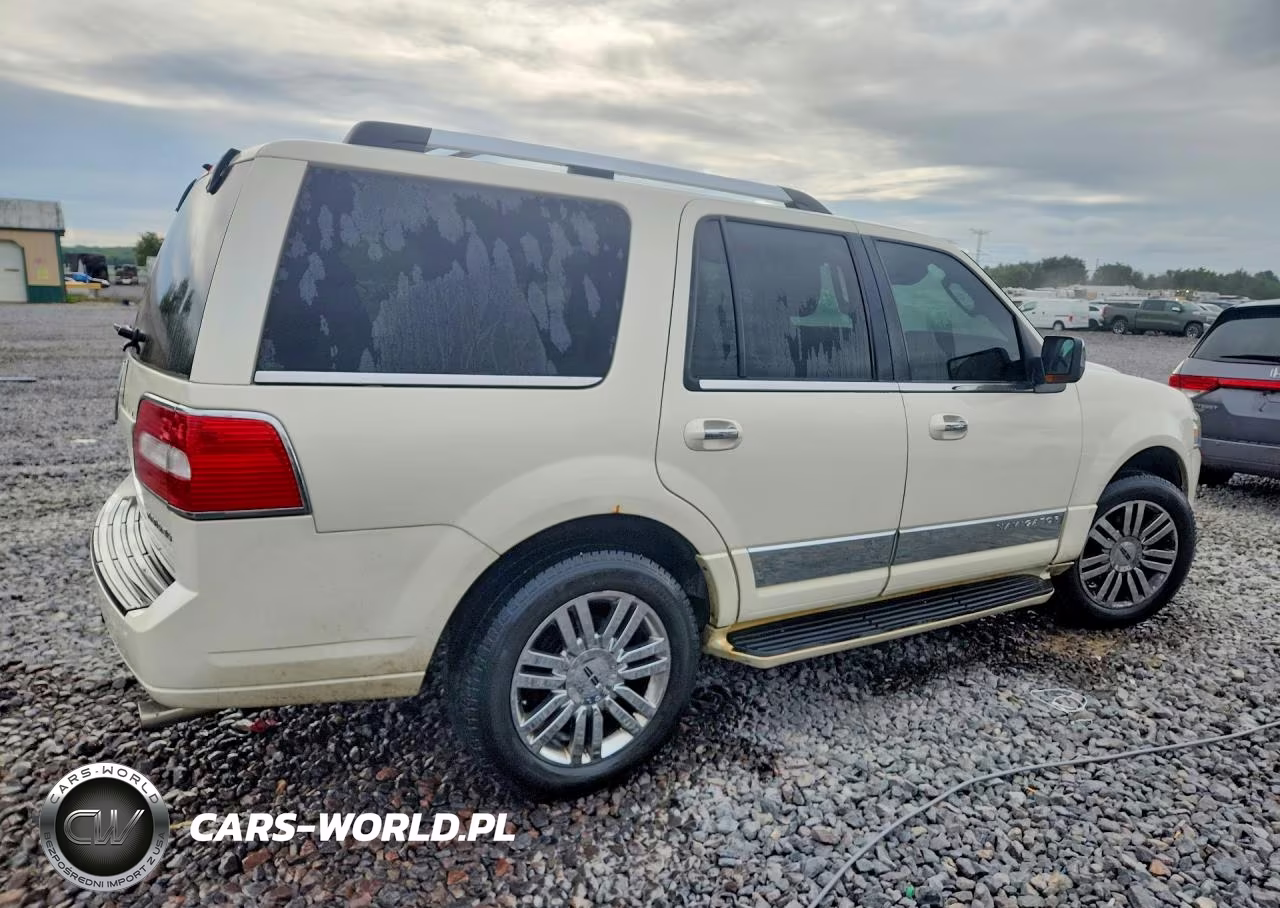 2008 Lincoln Navigator VIN:5LMFU285X8LJ10504 - 3