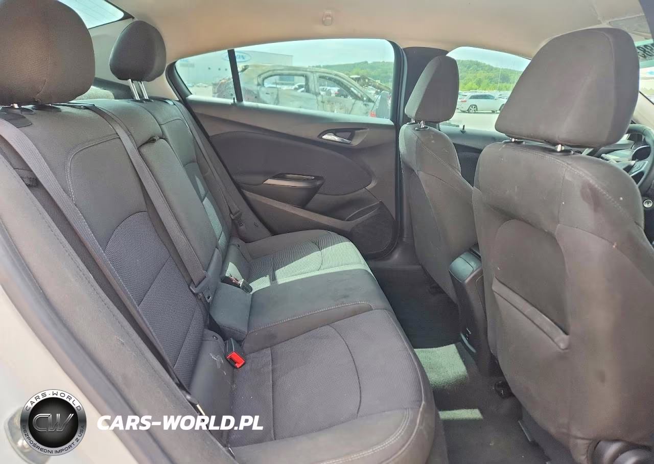 2018 Chevrolet Cruze Lt VIN:1G1BE5SM2J7104384 - 10
