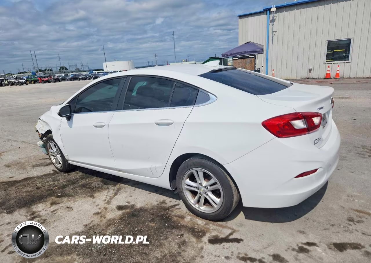 2018 Chevrolet Cruze Lt VIN:1G1BE5SM2J7104384 - 2